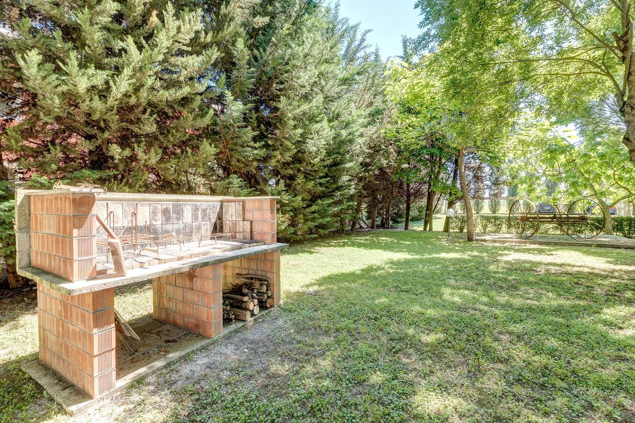 Agriturismo I Portici Гатео а Маре Екстериор снимка